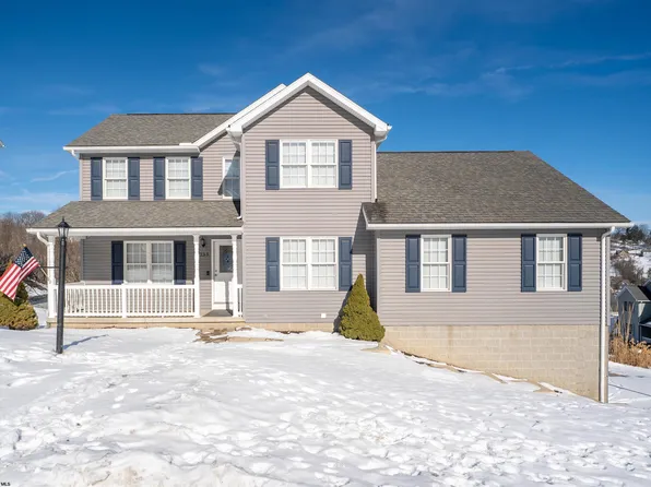 233 Hanalei Dr, Morgantown, WV 26508