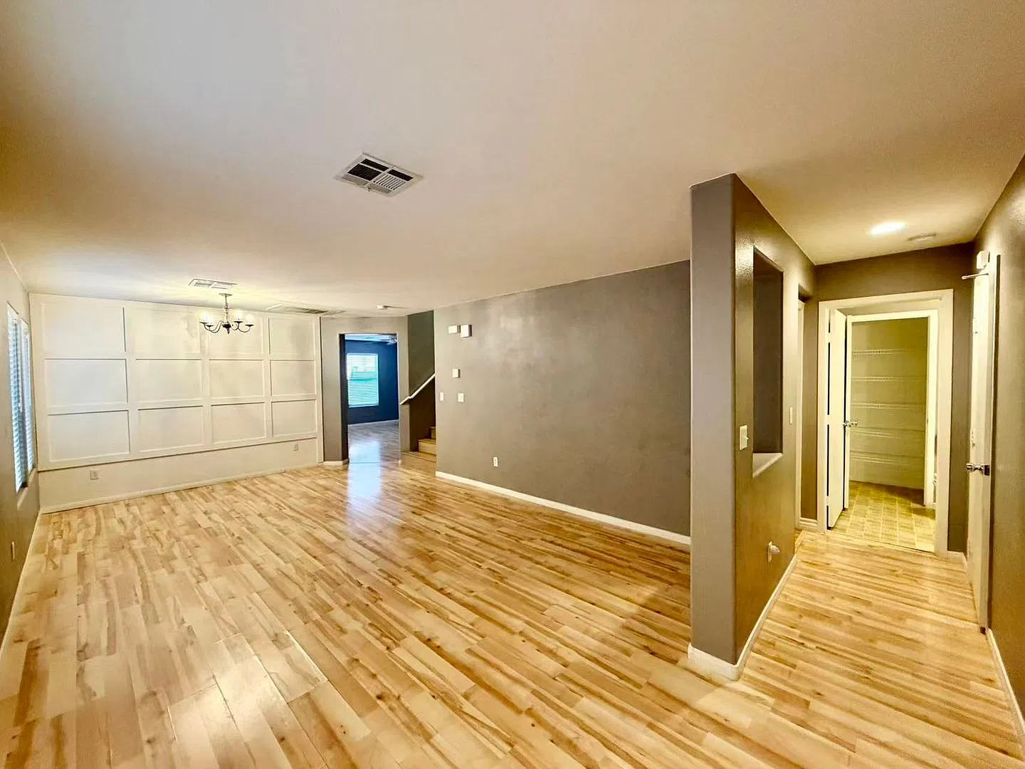 Charming 2 story family house — Photo 2