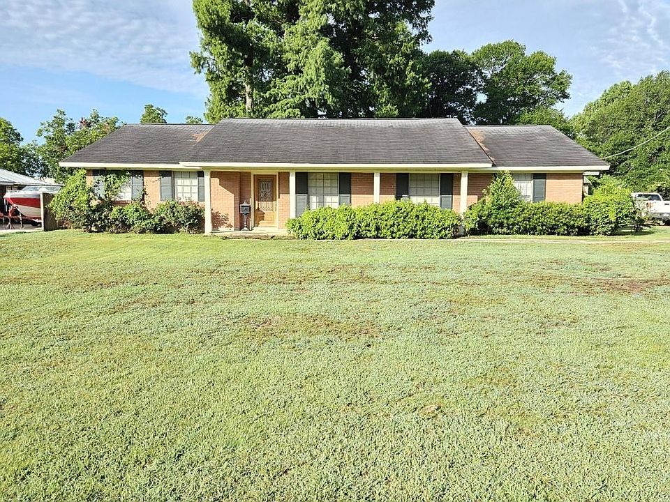 1st image of 301 Tupelo Dr