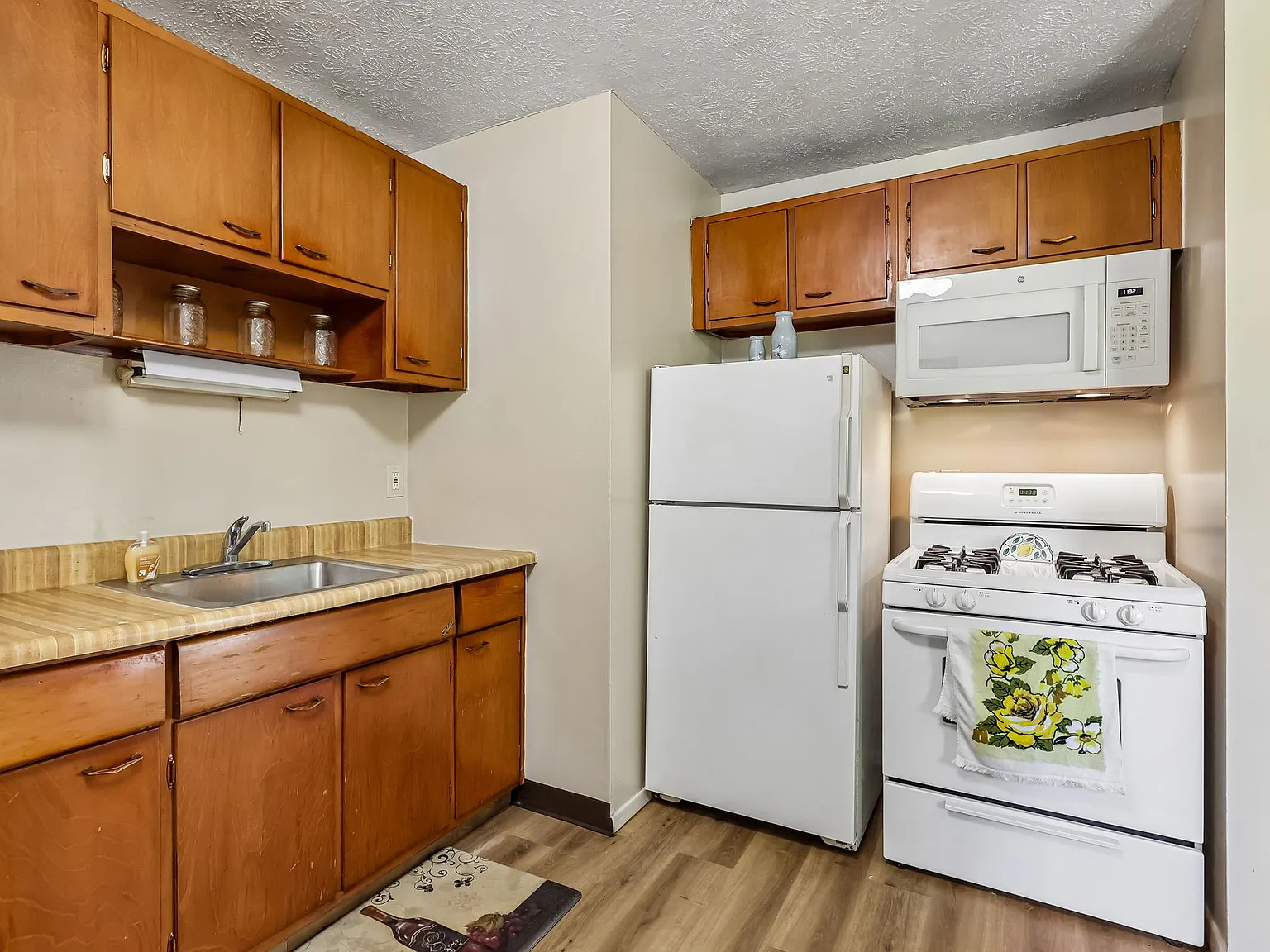 Willo Vu Apartments of Eastlake — Photo 3