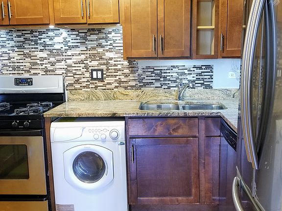 4th image of 5306 N Cumberland Ave APT 507