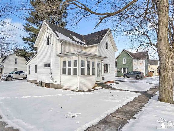 2nd image of 403 N East St
