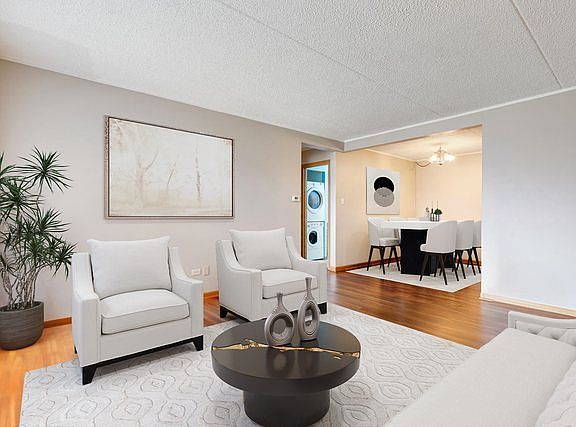4th image of 9935 El Cameno Real Dr APT 2A
