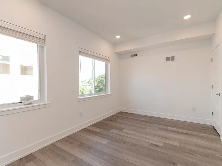 2434 N Mascher St #3 — Photo 10
