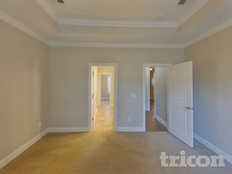 5105 Cloverhill Dr — Photo 11