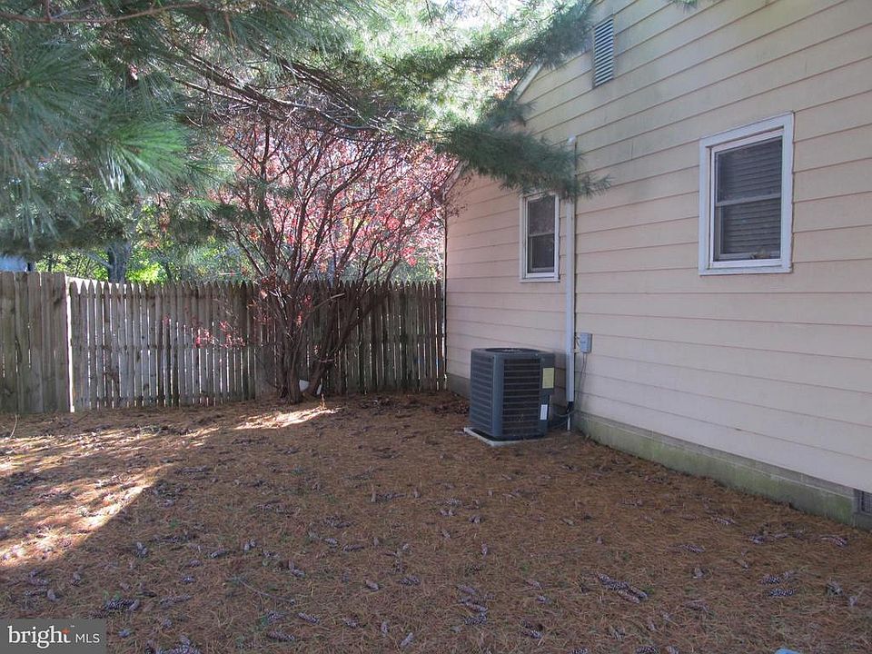 2nd image of 1208 Turkey Point Rd
