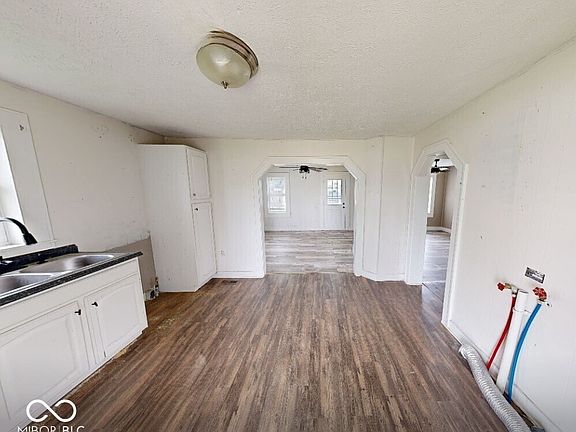 4th image of 2301 S 19th St