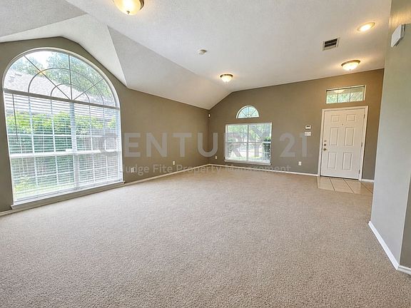 2nd image of 7700 Glenoaks Dr
