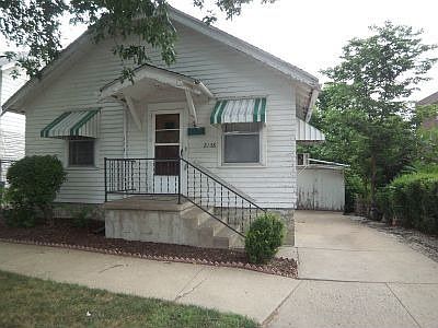 1st image of 2138 Summit St