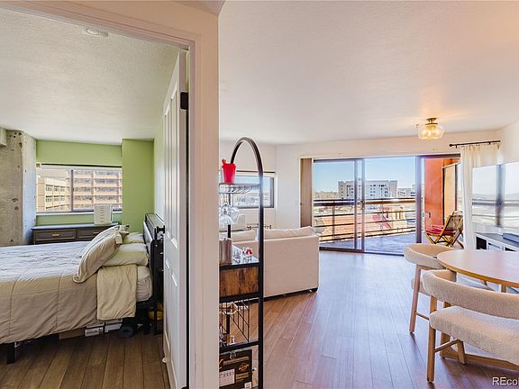 2nd image of 100 Park Avenue W #604