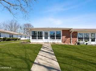 844A Inverness Ct, Lakewood, NJ 08701