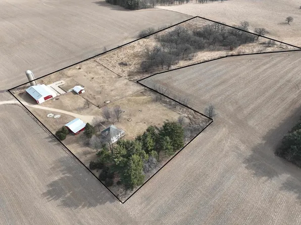 6267 County Line Road, Mineral Point, WI 53565