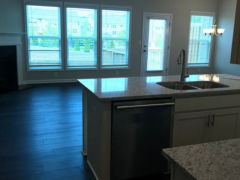 1302 Endicott Ct — Photo 19
