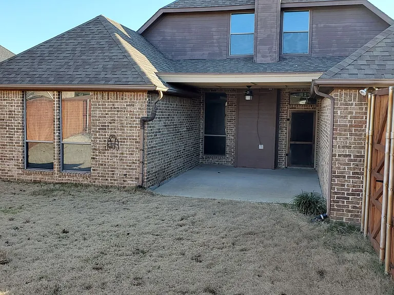 1621 Colonial Dr — Photo 21