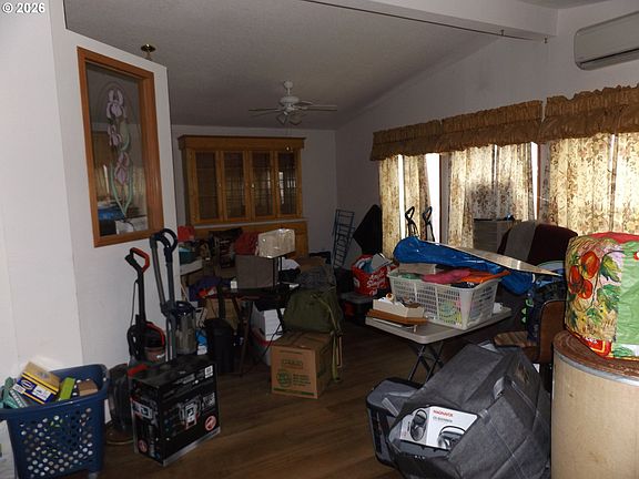 4th image of 130 River Ridge Ave