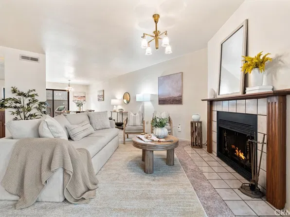 2601 E 19th St APT 12, Signal Hill, CA 90755