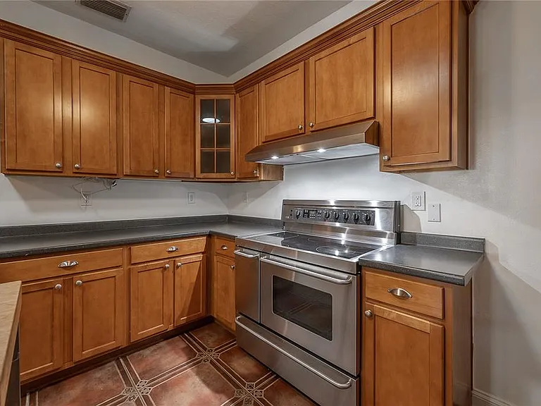 5207 N Suwanee Ave — Photo 20