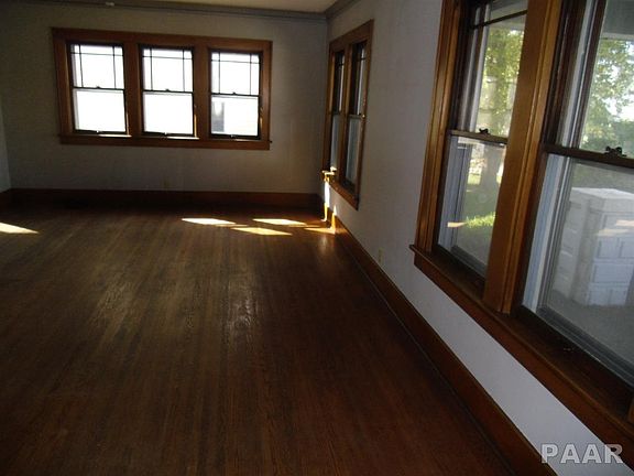 3rd image of 602 E Archer Ave