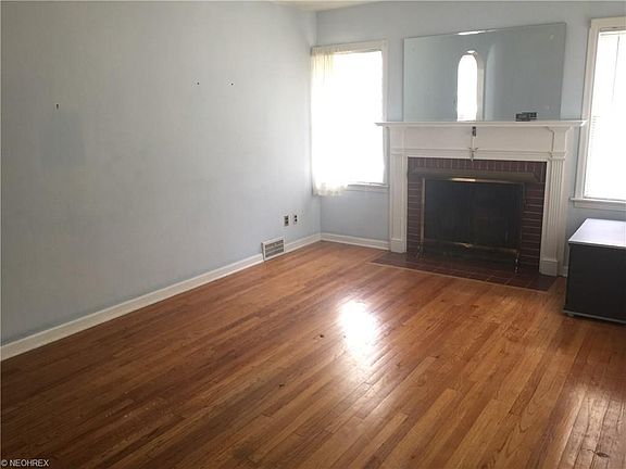 3rd image of 209 Afton Ave
