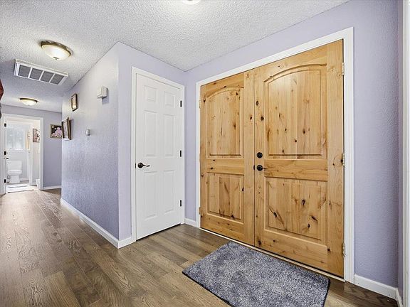 4th image of 818 E Eastlake Dr