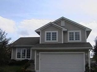 8908 Ridgeview Dr, Johnston, IA 50131