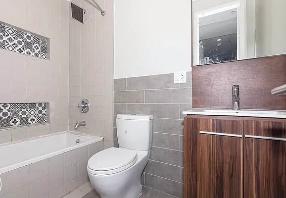 Rented by Artur Gutman, LREB | media 6