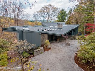 746 Rolloff Rd, Canadensis, PA 18325