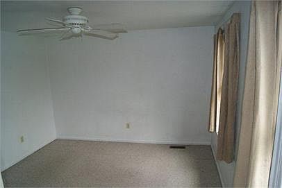 4th image of 205 Westbury Ct