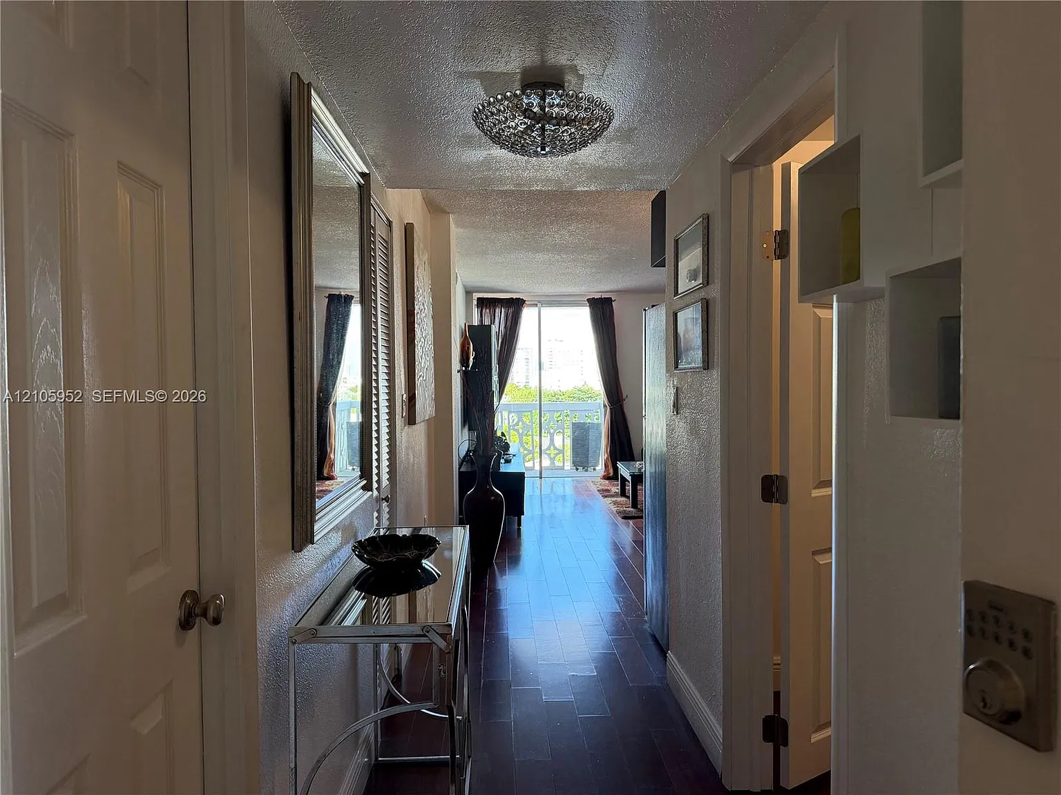 Admiral Towers Condo — Photo 1