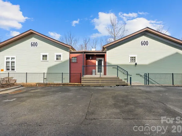 600 Skyloft Dr APT 202, Asheville, NC 28801