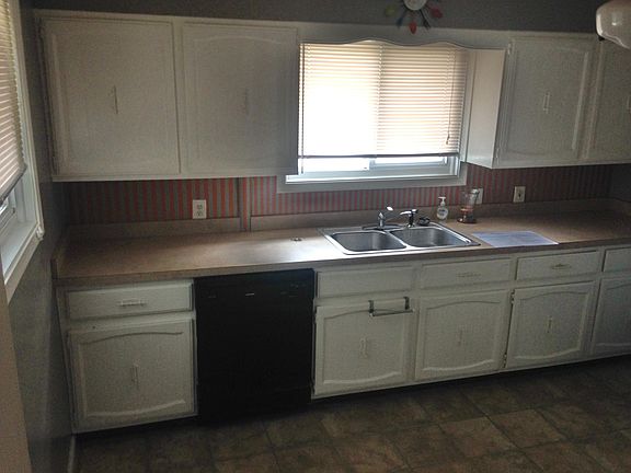 4th image of 2663 Gardner Ave