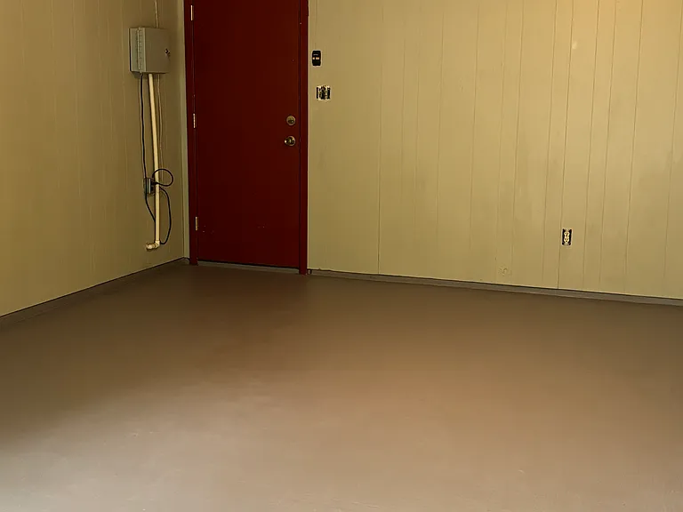 207 Courtland Cir — Photo 15