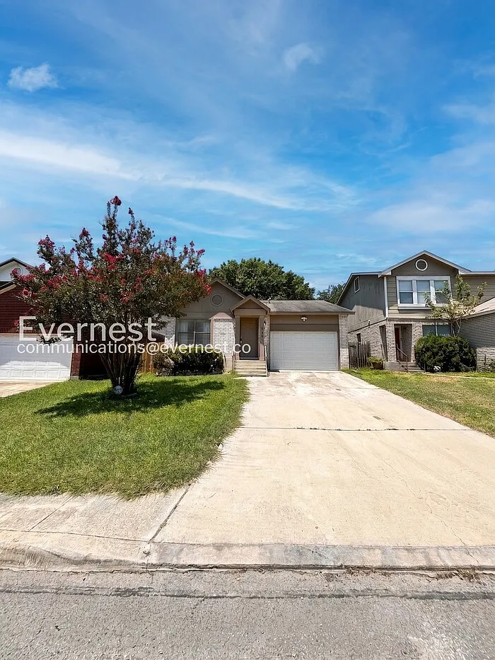 3 bed, 2.0 bath, 1100 sqft, $1,595 — Photo 2