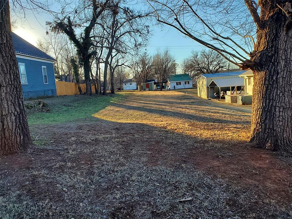 2nd image of N Ash St Lot 3 & 4