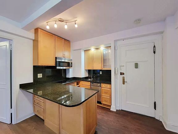 3rd image of 25 Tudor City Pl APT 219