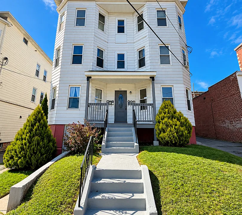 40 Horace St