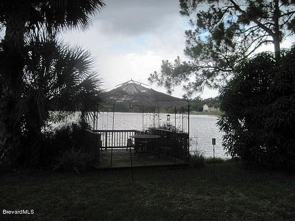 5th image of 5025 Buena Vista Ave