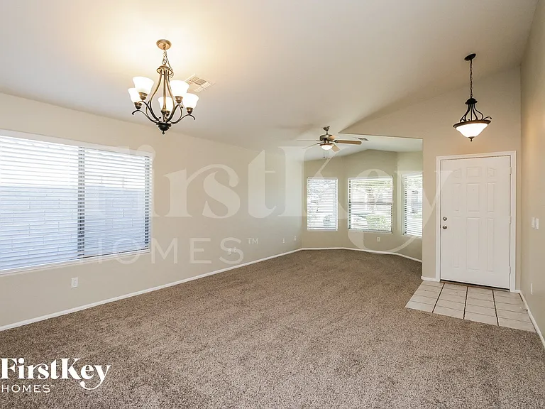 38154 N Rusty Ln — Photo 5