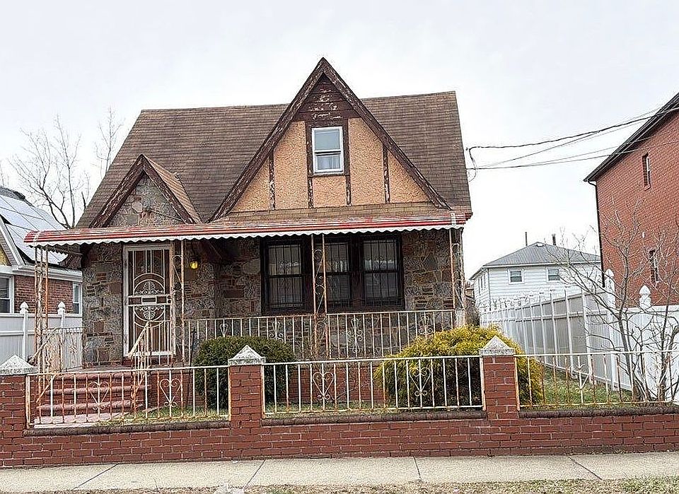 2nd image of 135-15 220th Pl