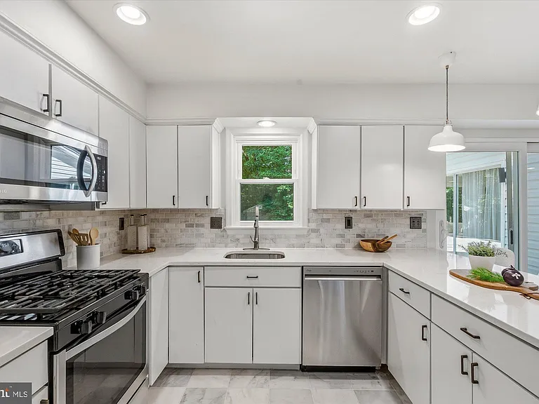 11120 Deborah Dr — Photo 15