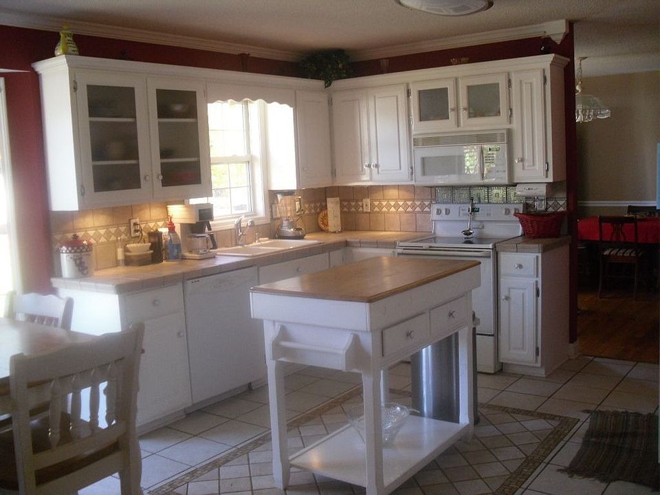 2nd image of 209 Stacey Kelley Dr
