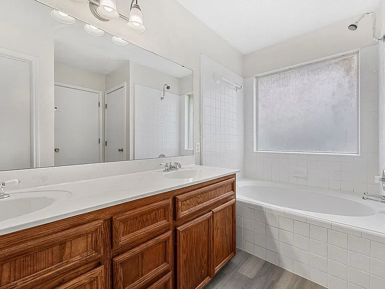 1005 Judy Ln — Photo 13