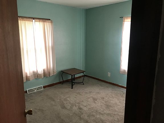2nd image of 14 W 71st Pl
