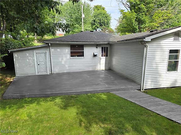 5th image of 111 Dillon St