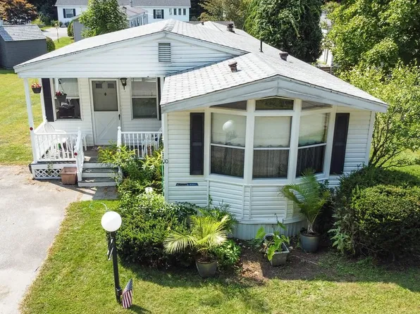 10 Wendy Way, Merrimac, MA 01860