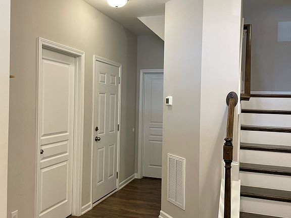 1st floor entryway