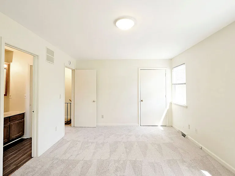2455 Whitney Ct — Photo 8