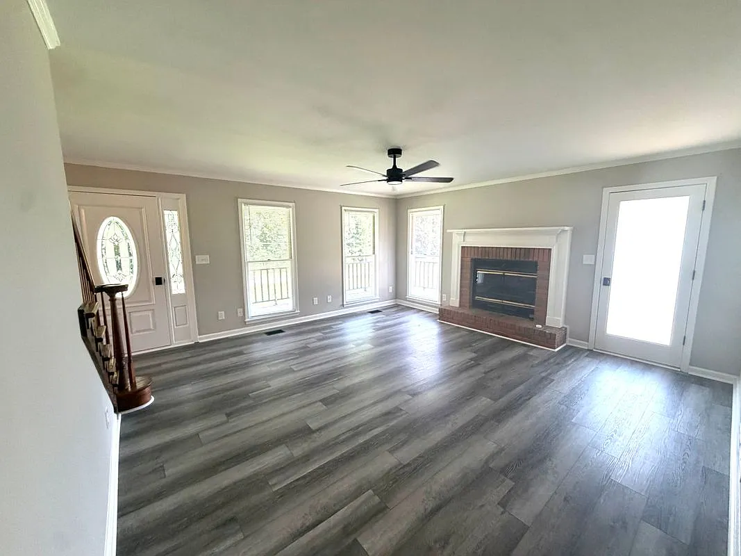 3 bed, 2.5 bath, 1745 sqft, $2,200 — Photo 3