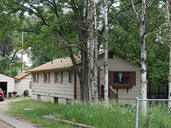 3rd image of 2139 6th St