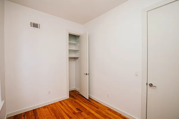 Rented by Nooklyn NYC LLC | media 22
